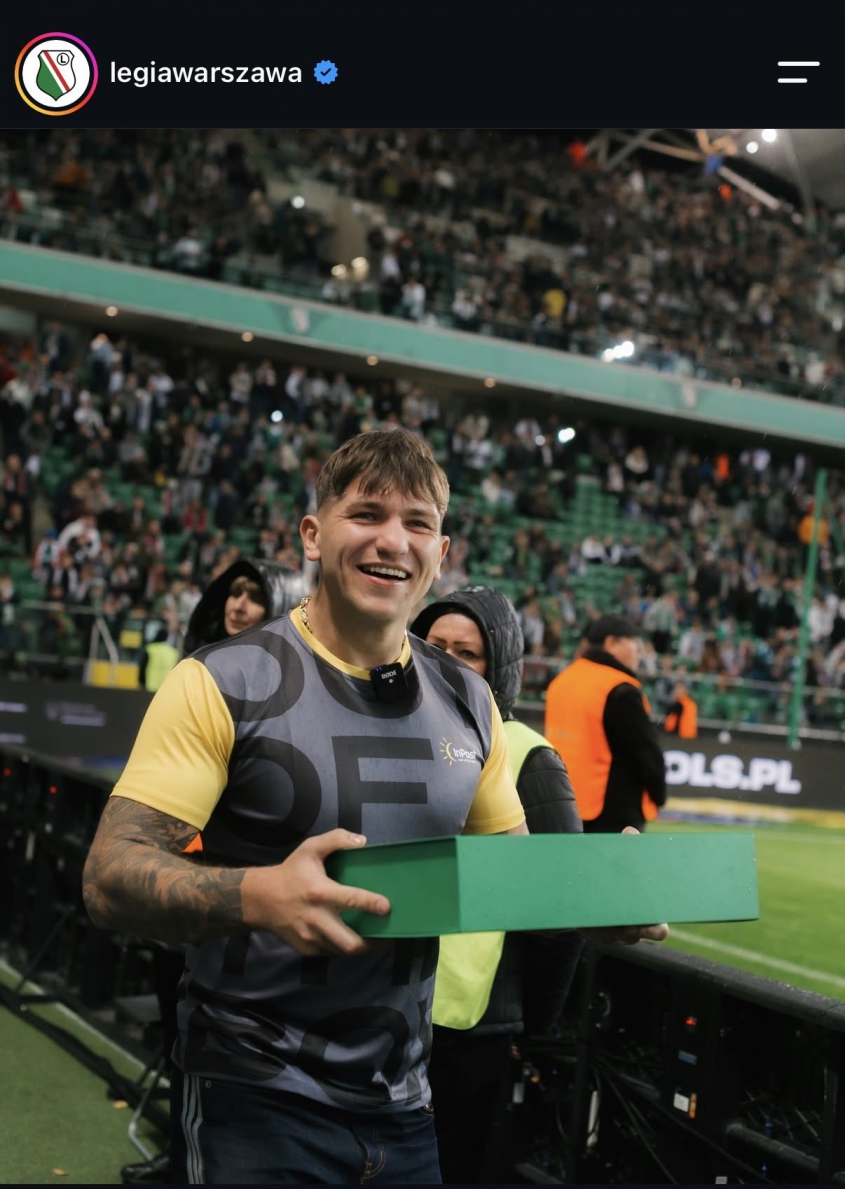 Oto kto DOSTARCZYŁ TAJEMNICZĄ PACZKĘ na stadion Legii xD